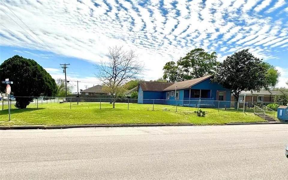 2605 28th AVE N, Texas City, TX 77590