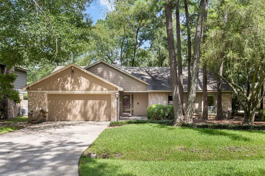 38 Brushwood CT, The Woodlands, TX 77380