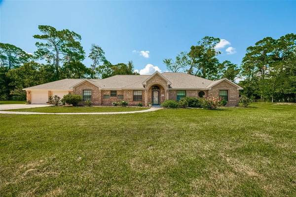 16 Autumn Oaks DR, Baytown, TX 77521