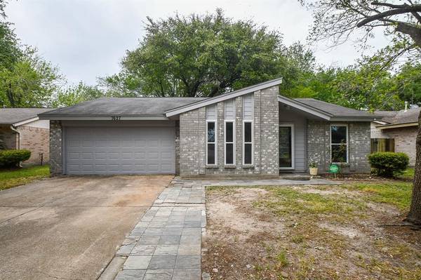 7627 Woodland West DR, Houston, TX 77040