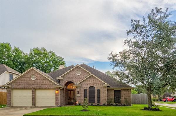 3811 Lake View DR, Pearland, TX 77581