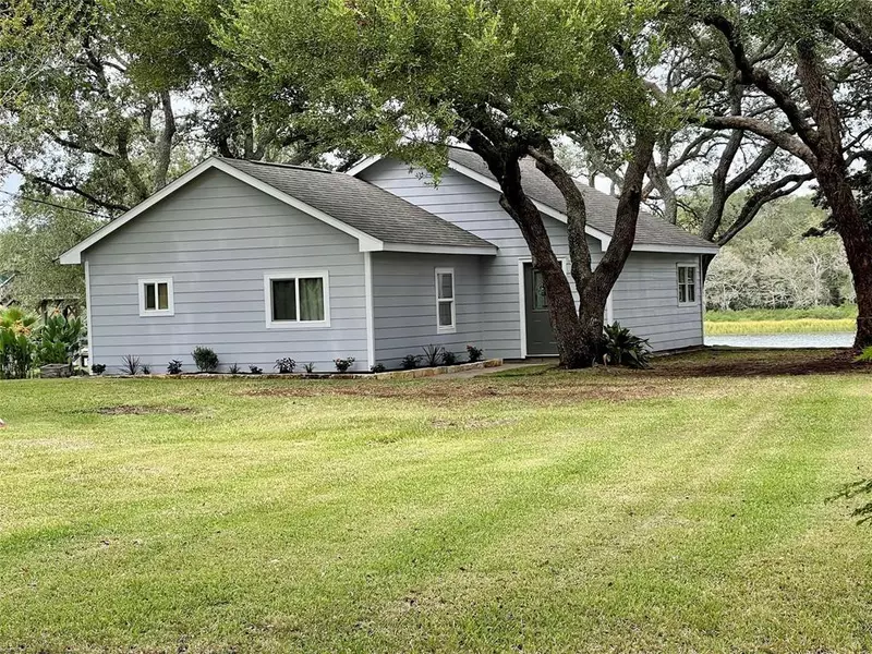 6107 Lazy LN, Brazoria, TX 77422