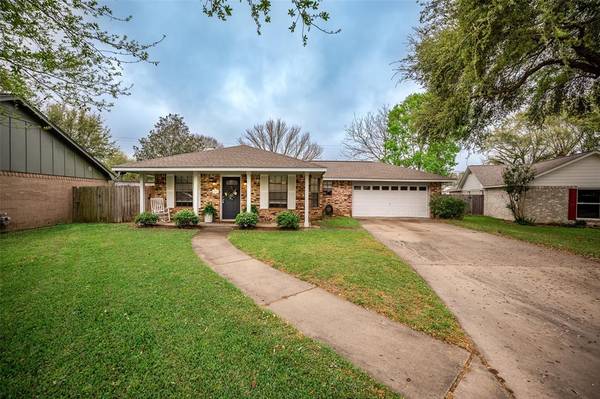 6 Abalone ST, Bay City, TX 77414