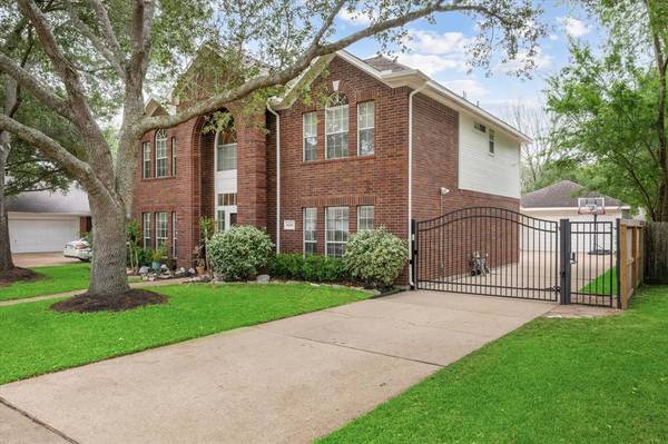 Pearland, TX 77584,6308 W Oaks CIR S