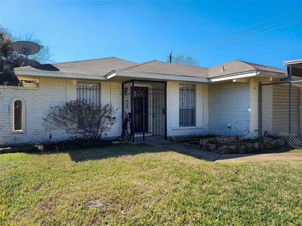 4102 Connorvale RD, Houston, TX 77039