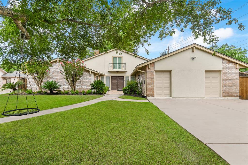 8911 Birdwood CT, Houston, TX 77096