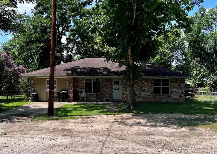 203 Peach ST, Daisetta, TX 77533