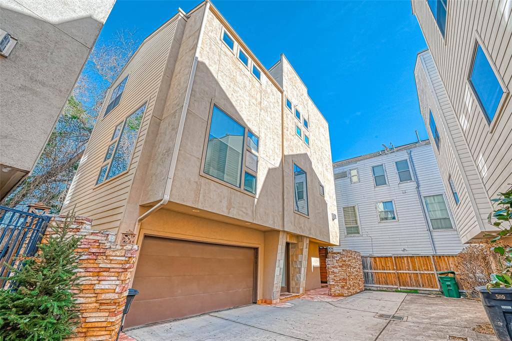 902 Reinerman ST,  Houston,  TX 77007