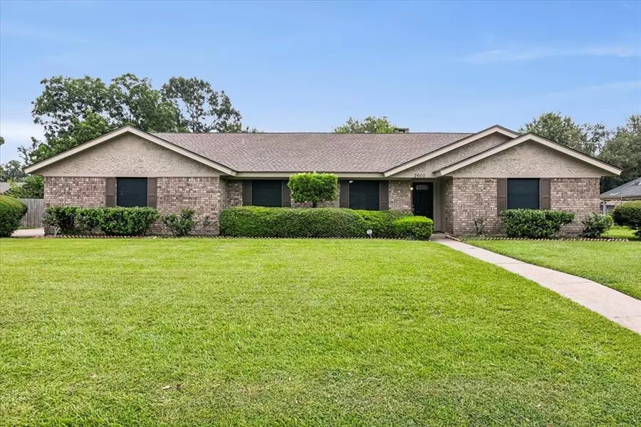 2600 Country Club DR, Orange, TX 77630