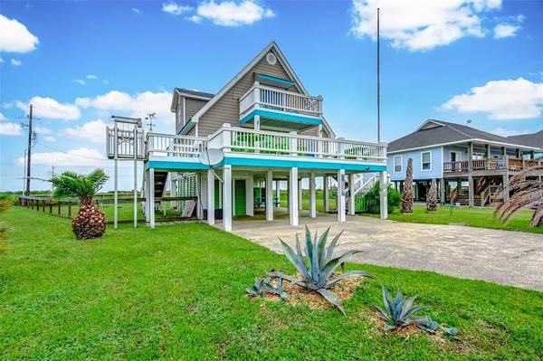 3217 Castle DR,  Crystal Beach,  TX 77650