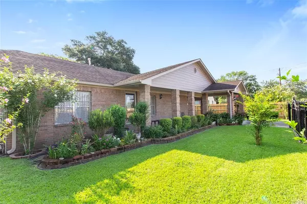 Houston, TX 77093,8802 Burden ST