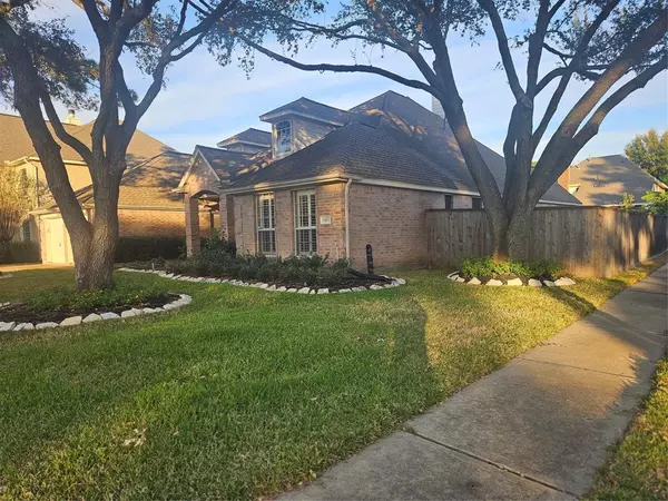 9402 Meadow Point CT, Houston, TX 77095