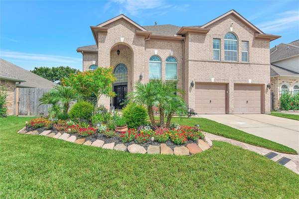 2086 Dillonwood CT, Kemah, TX 77565