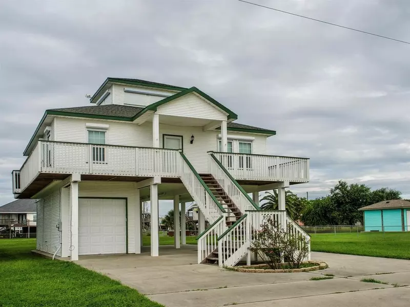 970 Townsend DR, Bolivar Peninsula, TX 77650