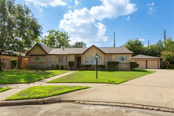 10614 Raydell DR, Houston, TX 77031