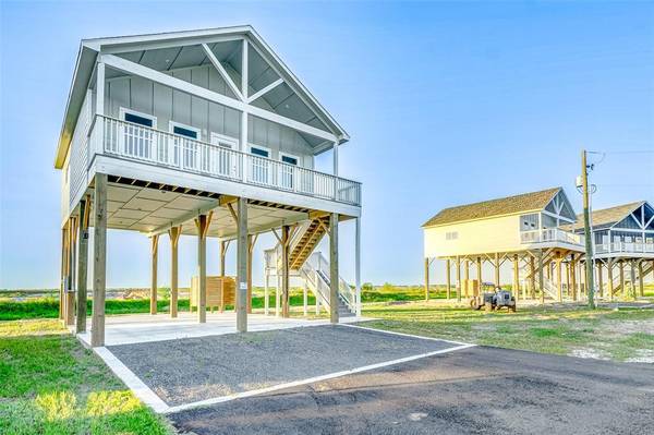 Crystal Beach, TX 77650,1077 Sunset Circle W