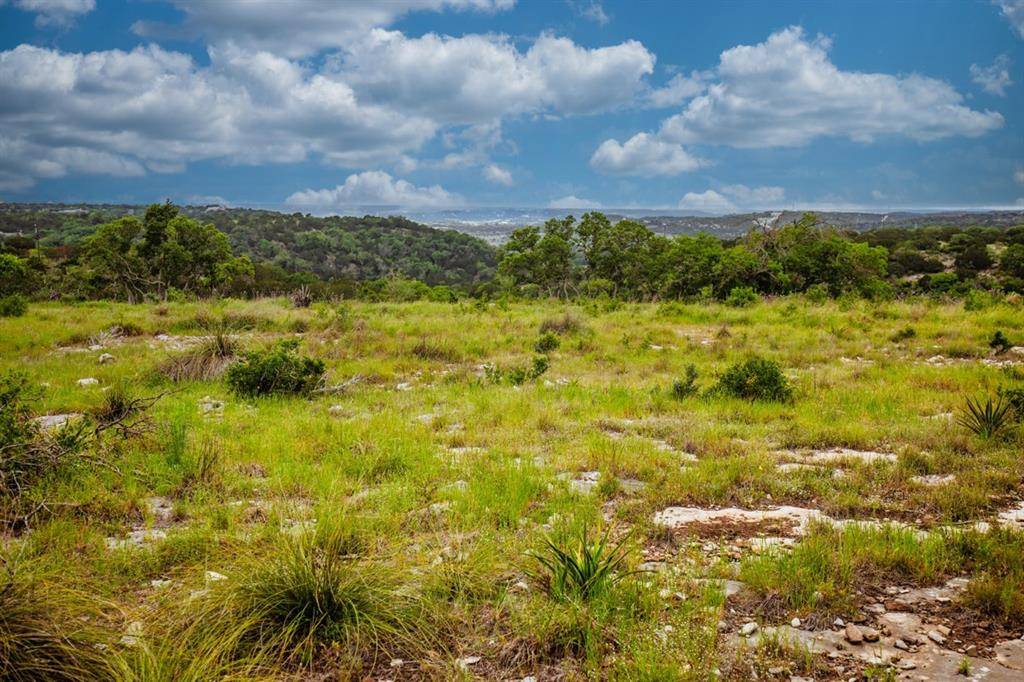 370 Twin Springs N Rd,  Kerrville,  TX 78028