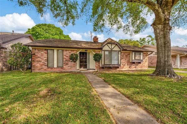 4207 Terlingua ST, Pasadena, TX 77504