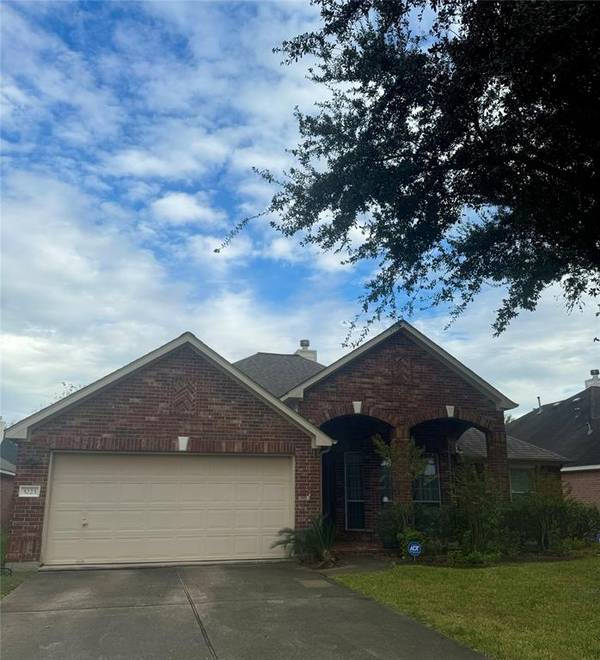 5223 Laura Lee LN, Pasadena, TX 77504