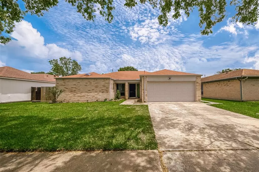 10115 Glenkirk DR, Houston, TX 77089