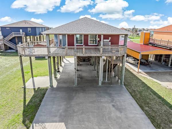 871 East RD, Crystal Beach, TX 77650