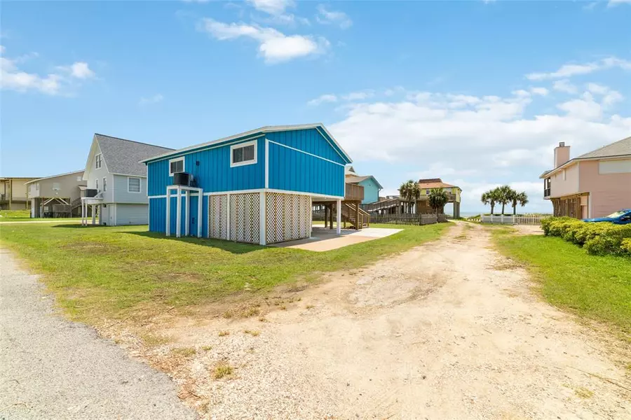 21211 Gulf DR, Galveston, TX 77554