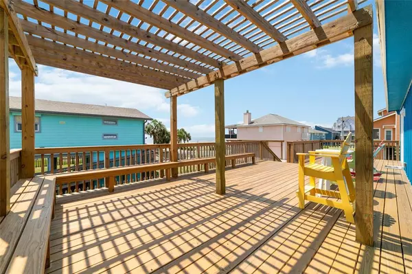 21211 Gulf DR, Galveston, TX 77554