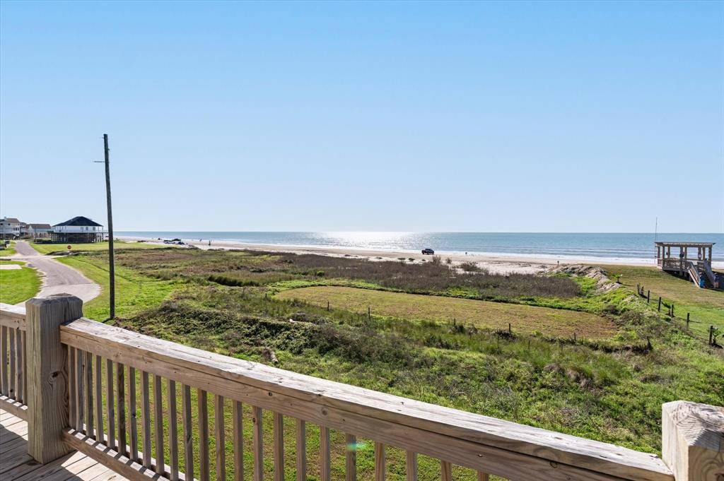 Crystal Beach, TX 77650,929 Bahama DR