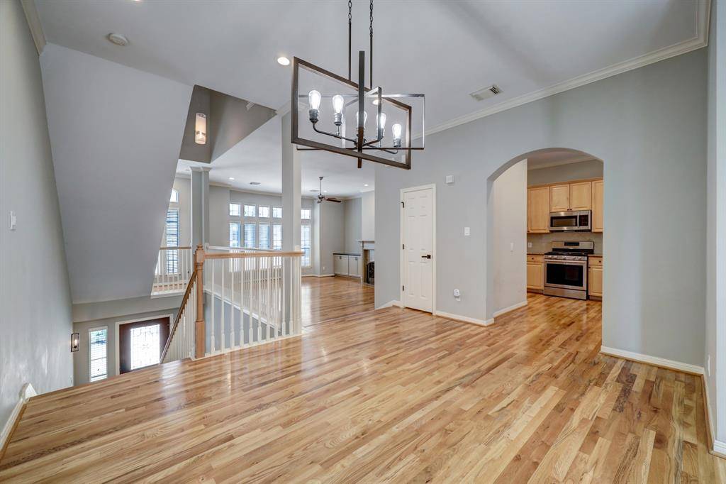 Houston, TX 77007,5422 Venice ST