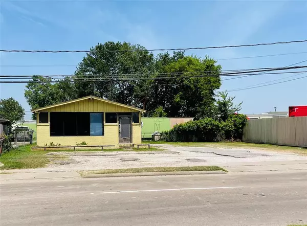 9322 Irvington BLVD, Houston, TX 77022