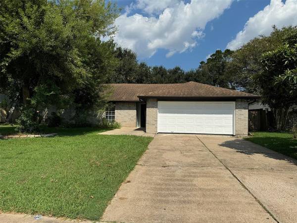 116 Country LN, League City, TX 77573