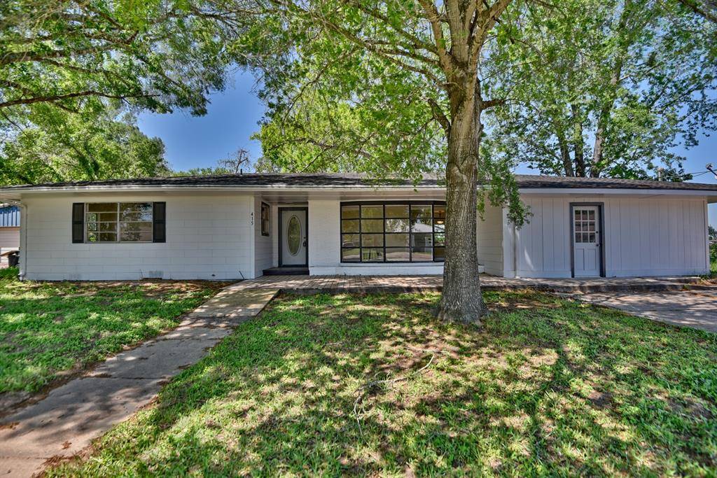 415 Silliman ST, Sealy, TX 77474