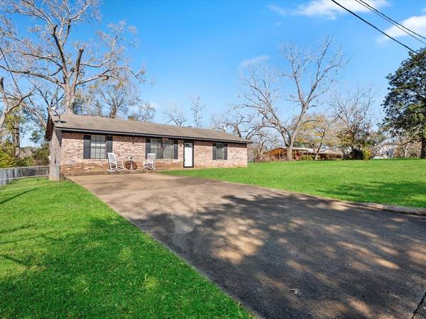 421 Young ST, Livingston, TX 77351