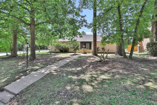 401 Oakhill DR,  Conroe,  TX 77304