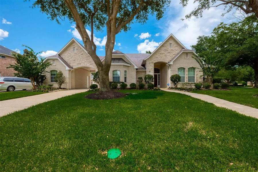 6 Bishops Manor LN, Houston, TX 77070