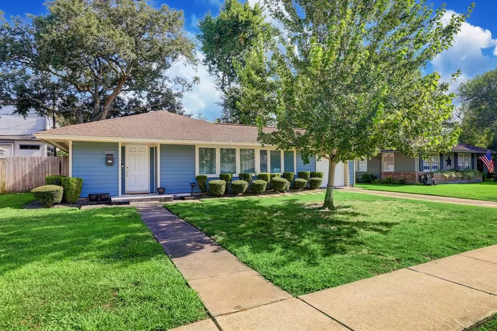 Bellaire, TX 77401,5111 MAPLE