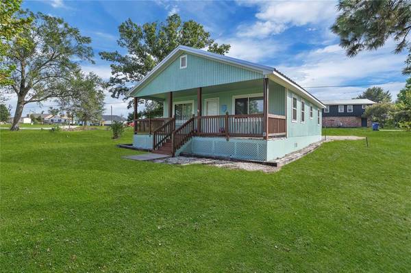 219 Lakeshore N, Onalaska, TX 77360