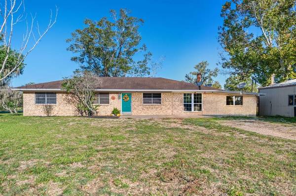 4784 County Road 803,  Brazoria,  TX 77422