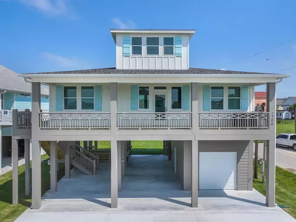 2200 Crab ST, Crystal Beach, TX 77650