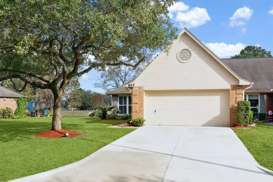 807 Woodfern Glen LN, Pearland, TX 77584