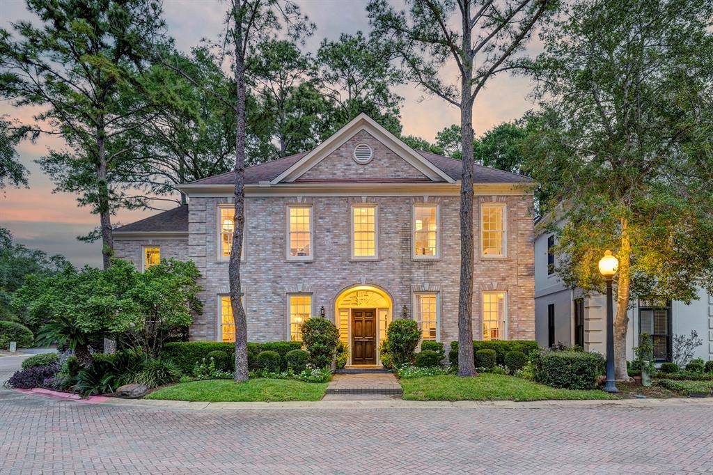 30 Hudson CIR, Houston, TX 77024