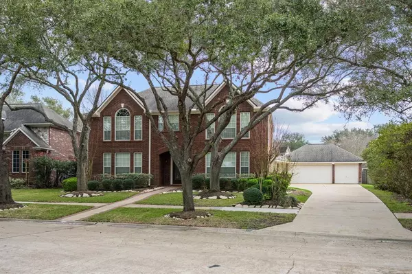 24 Rippling Creek DR, Sugar Land, TX 77479