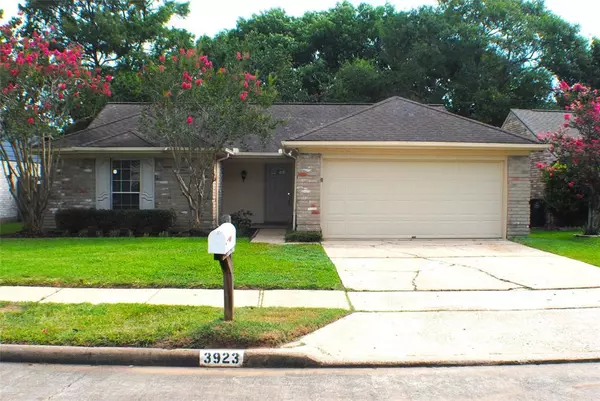 3923 Windmill ST, Sugar Land, TX 77479