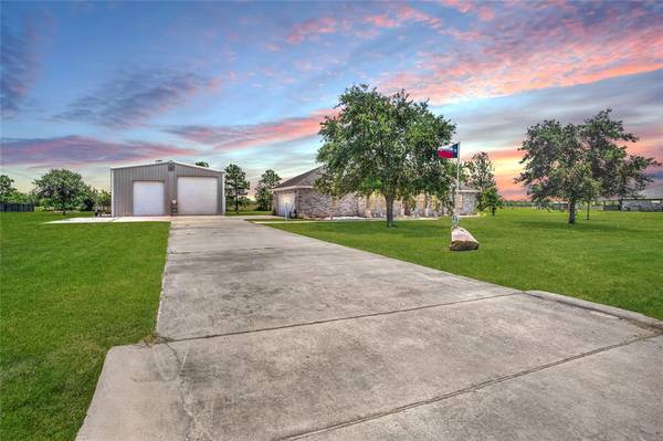 115 Bayou End CIR,  Alvin,  TX 77511