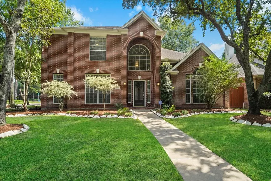 8703 Serenade LN, Houston, TX 77040