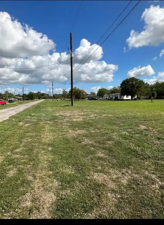 2418 Wolcek RD, Crosby, TX 77532