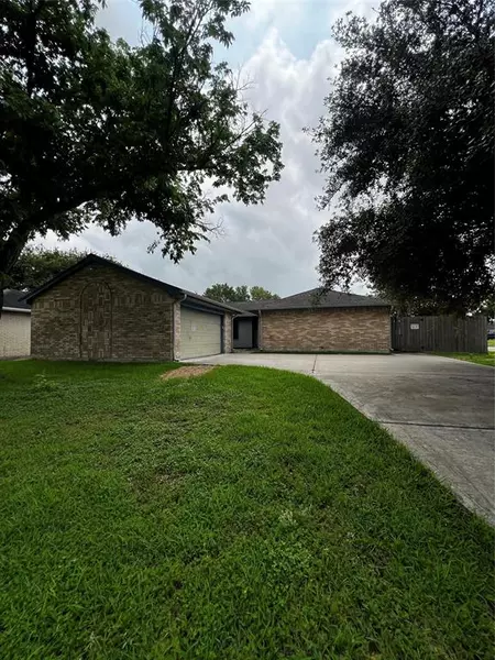 9802 Shell Rock RD, La Porte, TX 77571