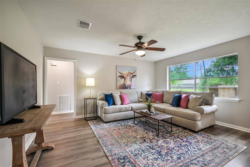 Friendswood, TX 77546,108 Annette LN
