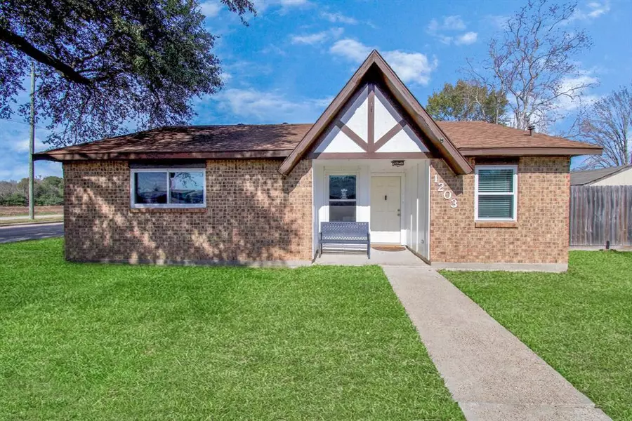 1203 Kathy ST, Pasadena, TX 77504