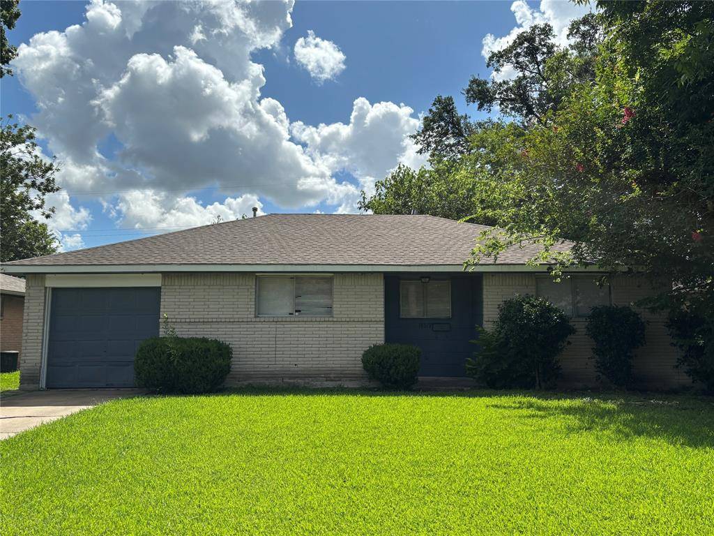14519 Draycott LN, Houston, TX 77045